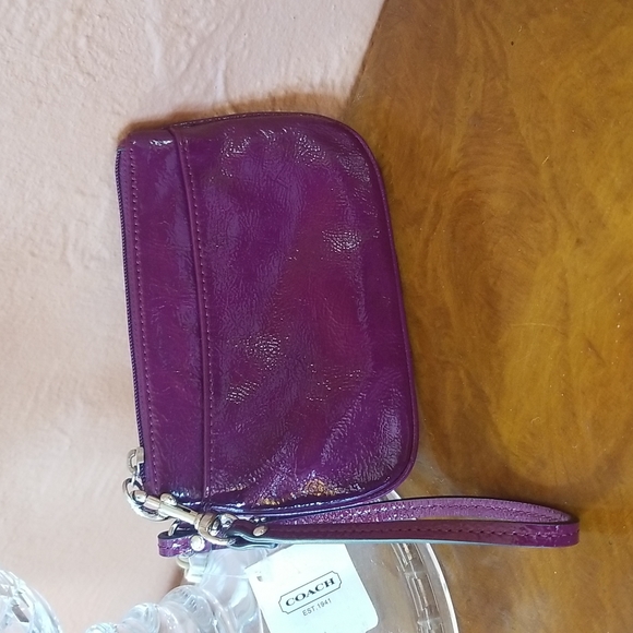 FINAL PRICE!!👀NWT Coach Purple Small Wristlet - Picture 1 of 7